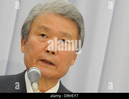 Tokyo, Japon. 27 Jan, 2014. Sadayuki Sakakibara, président de Toray Industries Inc. et président du lobby des entreprises Keidanren, prend la parole lors d'une conférence de presse à Tokyo, Japon, 27 janvier 2014. Sakakibara prendra ses fonctions à partir de juin prochain. © Stinger/Xinhua/Alamy Live News Banque D'Images
