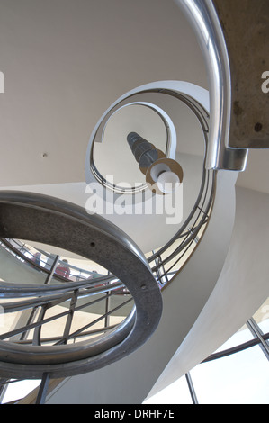 De La Warr Pavilion escalier à nettoyer les bordures style Art déco design moderniste d'abord peut-être construit en Grande-Bretagne Banque D'Images