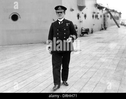 L'amiral Sturdee sur la dunette - HMS Hercules Banque D'Images