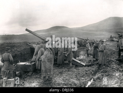 Des batteries lourdes serbe en action contre les Autrichiens, WW1 Banque D'Images