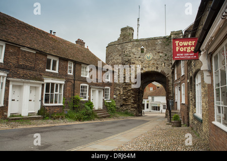 Dans le seigle, une Landgate châtelet fortifié entrée de la ville, East Sussex, UK Banque D'Images