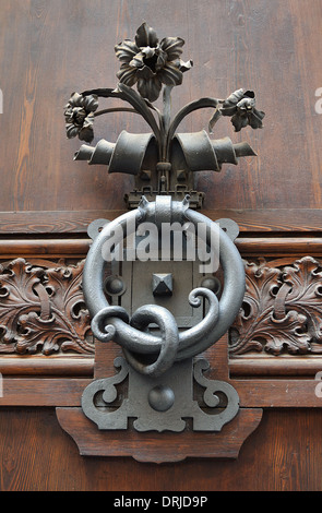 Poignée de porte ancienne décorative Banque D'Images