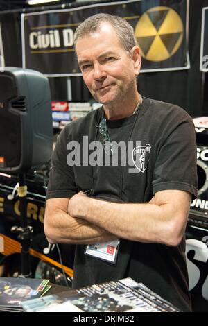 Toronto, Ontario, Canada. 25 Jan, 2014. Photographe de rock américain NEIL ZLOZOWER dédicaces à Rock N Roll Magazine Industries du commerce au NAMM Show à Anaheim, CA. /ZUMAPRESS.com/Alamy Vidyashev © Igor Live News Banque D'Images