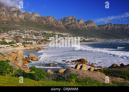 'Camps Bay avec rock formation ''12 apôtres'' le soir, Cape Town, Western Cape, Cape de l'ouest, Afrique du Sud, l'Afrique", des camps B Banque D'Images