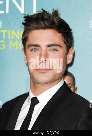 Los Angeles, CA, USA. 27 Jan, 2014. Zac Effron arrivées au moment délicat pour cette premiere, Regal Cinemas LA LIVE Stadium 14, Los Angeles, CA, le 27 janvier 2014. Credit : Elizabeth Goodenough/Everett Collection/Alamy Live News Banque D'Images