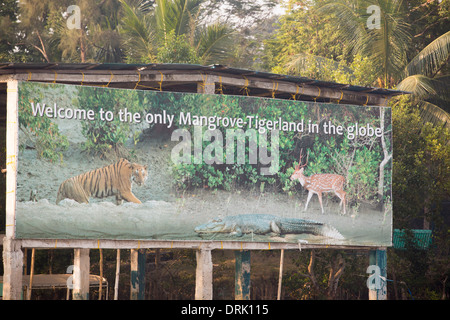 Une réserve de tigres dans les Sunderbans, Ganges, Delta, l'Inde, la région est très faible élévation et vulnérables à la montée du niveau de la mer. Banque D'Images