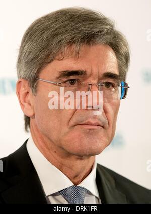 Munich, Allemagne. 28 janvier, 2014. Directeur général de Siemens AG, Joe Kaeser, tient une conférence de presse avant le début de l'assemblée générale annuelle de Siemens à Munich, Allemagne, 28 janvier 2014. Photo : SVEN HOPPE/dpa/Alamy Live News Banque D'Images