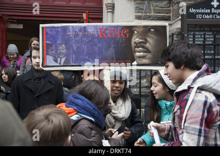 Martin Luther King Day annuel défilé dans Harlem avec des discours par des élèves de l'École Pays Manhattan Banque D'Images