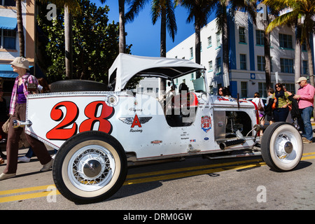 Miami Beach Florida,Ocean Drive,week-end art déco,festival,foire de rue,antique voiture classique exposition automobile,1929 Ford Speedster,voiture de course,personnalisé,FL14 Banque D'Images