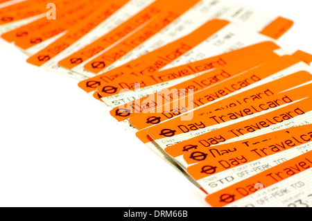 Un jour Abonnements (aux heures creuses retour à Londres y compris Londres métro et bus) Banque D'Images