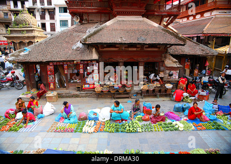 Katmandou, Népal - Juin 2013 : Scène quotidienne à Durbar Square Banque D'Images