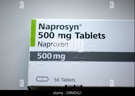 Le soulagement de douleur d'arthrite rhumatoïde Naprosyn comprimé médicament Naproxen Banque D'Images