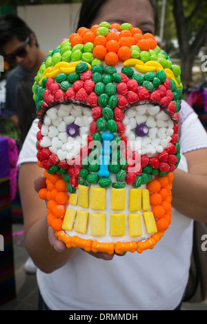 Décorées de crânes de faire partie de l'un des autels pendant la célébration du Jour des Morts Banque D'Images