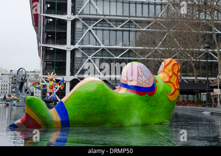 La sculpture, une partie de la fontaine Stravinsky ou Fontaine des automates à côté du centre Georges Pompidou. Paris, France. Banque D'Images