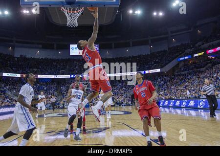 Omaha, Nebraska, USA. 28 janvier, 2014. 28 janv. 2014 - Omaha, NE U.S. - St. John's Red Storm guard D'Angelo Harrison # 11 termine une marche arrière 2ème moitié layup lors d'un match de basket-ball NCAA entre St. John's Red Storm et Creighton Bluejays à Century Link Centre à Omaha, NE.Doug McDermott conduire tous les buteurs avec 39 points.Creighton a gagné 63-60.Michael Spomer/Cal Sport Media/Alamy Live News Banque D'Images