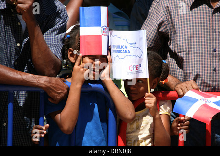 Spectaculaires regarder une cérémonie de dépôt de gerbes dédié à la fête de l'indépendance à Santo Domingo, République dominicaine. Banque D'Images