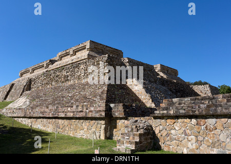 Monte Alban. Temple de l'art zapotèque dancers Banque D'Images