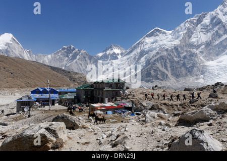 Le village de Gorak Shep, le dernier point sur le camp de base de l'Everest trek Banque D'Images