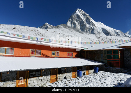 Le himalayan village de Gorak Shep, le dernier arrêt sur le camp de base de l'Everest trek au Népal Banque D'Images