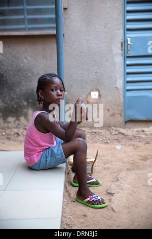 Orphelin à Ouagadougou, Burkina Faso Banque D'Images