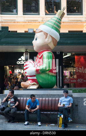 Décorations de Noël dans la rue Elizabeth Mall, Brisbane Banque D'Images