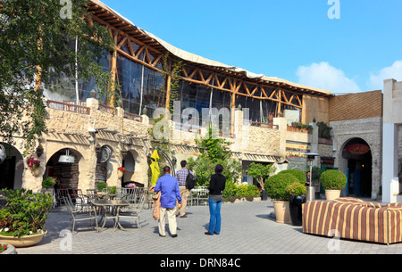 Restaurant en plein air et Boutique Hotel à Souq Waqif, le vieux marché dans le centre ville de Doha Banque D'Images