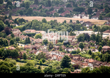 Vue d'en haut de la partie de Dorking, prises à partir de Fort Hill, Surrey, Angleterre, Royaume-Uni. Banque D'Images