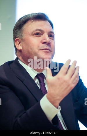 London, UK, 25/01/2014 : Fabian Society Conférence de l'an 2014. Le poste Ed Balls prend des questions.. Photo par Julie Edwards Banque D'Images