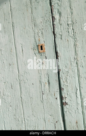 Libre de serrure d'une porte en bois, patiné. Banque D'Images