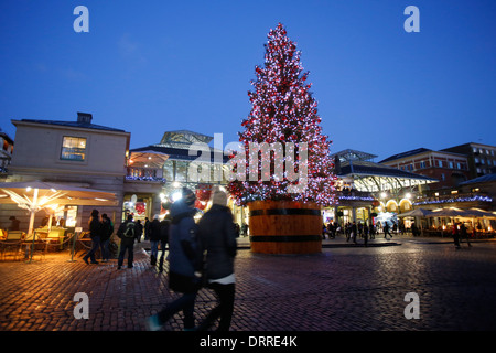 Arbre de Noël à Covent Garden London Grande-bretagne 05 décembre 2012. Banque D'Images