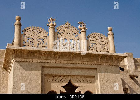 Détail de l'architecture sur la construction en quart de Bastakia vieux DUBAÏ, ÉMIRATS ARABES UNIS Banque D'Images