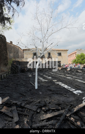 Girona Flower Show - que l'affichage a été incendiée par des pyromanes en 2013 et laissé d'être vu par le public dans le cadre du salon Banque D'Images