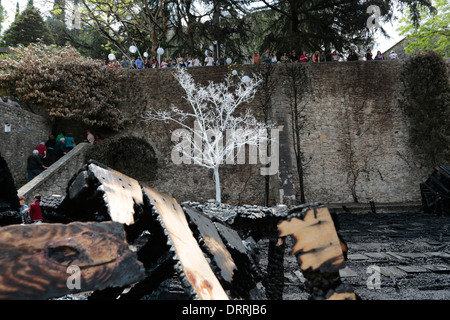 Girona Flower Show - que l'affichage a été incendiée par des pyromanes en 2013 et laissé d'être vu par le public dans le cadre du salon Banque D'Images