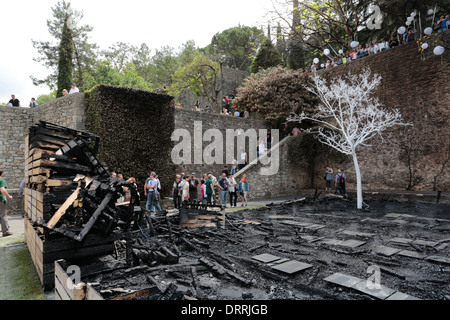 Girona Flower Show - que l'affichage a été incendiée par des pyromanes en 2013 et laissé d'être vu par le public dans le cadre du salon Banque D'Images