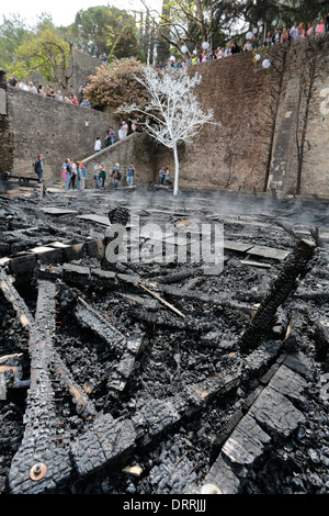 Girona Flower Show - que l'affichage a été incendiée par des pyromanes en 2013 et laissé d'être vu par le public dans le cadre du salon Banque D'Images