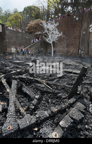 Girona Flower Show - que l'affichage a été incendiée par des pyromanes en 2013 et laissé d'être vu par le public dans le cadre du salon Banque D'Images