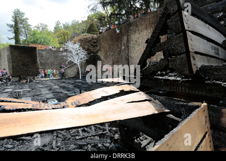 Girona Flower Show - que l'affichage a été incendiée par des pyromanes en 2013 et laissé d'être vu par le public dans le cadre du salon Banque D'Images