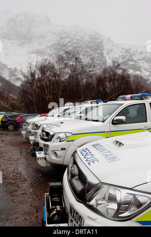 Glen Nevis Ecosse UK. 1er février, 2014. Une vaste opération de recherche et sauvetage a été en cours depuis deux jours pour un marcheur manquant dans l'anneau de Steall sont de Glen Nevis.Un itinéraire de montagne classique combinant la traverse de quatre munroes,mais chute de neige extrême a fait de la région.L'homme perfide beleived d'être de l'Edinburgh domaine n'a pas encore été trouvé, l'opération est maintenant en cours d'exécution par la police locale. Credit : Kenny Ferguson/Alamy Live News Banque D'Images