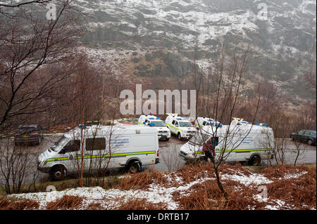 Glen Nevis Ecosse UK. 1er février, 2014. Une vaste opération de recherche et sauvetage a été en cours depuis deux jours pour un marcheur manquant dans l'anneau de Steall sont de Glen Nevis.Un itinéraire de montagne classique combinant la traverse de quatre munroes,mais chute de neige extrême a fait de la région.L'homme perfide beleived d'être de l'Edinburgh domaine n'a pas encore été trouvé, l'opération est maintenant en cours d'exécution par la police locale. Credit : Kenny Ferguson/Alamy Live News Banque D'Images