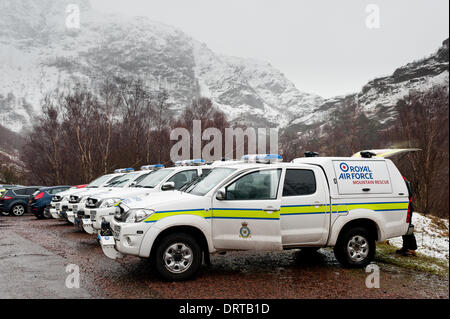 Glen Nevis Ecosse UK. 1er février, 2014. Une vaste opération de recherche et sauvetage a été en cours depuis deux jours pour un marcheur manquant dans l'anneau de Steall sont de Glen Nevis.Un itinéraire de montagne classique combinant la traverse de quatre munroes,mais chute de neige extrême a fait de la région.L'homme perfide beleived d'être de l'Edinburgh domaine n'a pas encore été trouvé, l'opération est maintenant en cours d'exécution par la police locale. Credit : Kenny Ferguson/Alamy Live News Banque D'Images