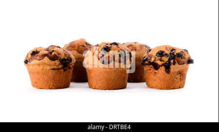 Du pain et de la boulangerie : groupe de cassis frais muffins, isolé sur fond blanc Banque D'Images