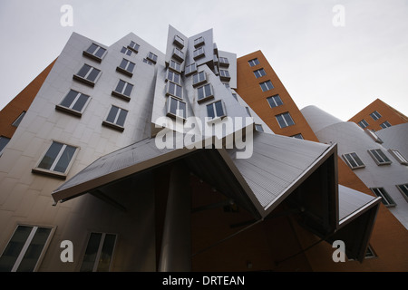 La structure en acier inoxydable de la Ray et Maria Stata Center du MIT à Cambridge, Massachusetts Banque D'Images