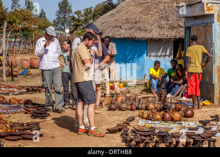 Le marché du jeudi à touristes dans les Afar, vallée de l'Omo, Ethiopie Banque D'Images