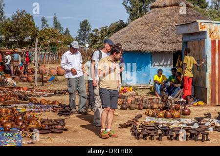 Le marché du jeudi à touristes dans les Afar, vallée de l'Omo, Ethiopie Banque D'Images