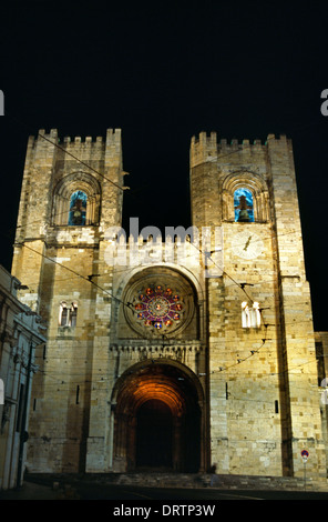 Portugal Lisbonne Alfama Se Cathédrale de nuit Banque D'Images