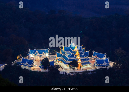 Scène de nuit de phu kon forest temple à udorn thani province, Thailand Banque D'Images