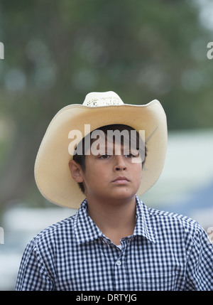 Jeune garçon portant un chapeau Stetson - Australie Banque D'Images