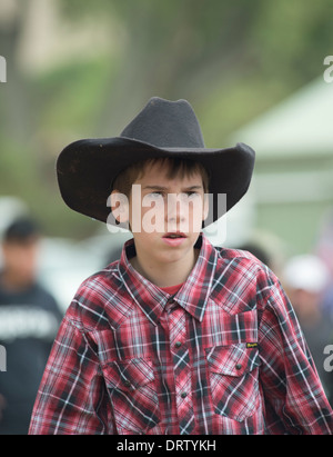 Jeune garçon portant un chapeau de cowboy - Australie Banque D'Images