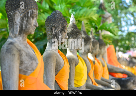 L'état de bouddha de Wat Yai Chaimongkol à Ayutthaya, Thaïlande Banque D'Images