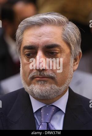 (140202) -- Kaboul, le 2 février 2014 (Xinhua) -- Le candidat à l'élection présidentielle afghane, Abdullah Abdullah assiste à un rassemblement électoral à Kaboul le 2 février 2014. Candidat à l'élection présidentielle afghane, Abdullah Abdullah, qui a perdu à Hamid Karzai en Afghanistan's 2009 élections présidentielles le dimanche a averti qu'il n'accepterait pas de faux et d'éléments de résultat du scrutin présidentiel à venir prévue pour le 5 avril de cette année. (Xinhua/Ahmad Massoud)(axy) Banque D'Images